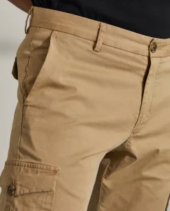 Calças regular fit chino de algodão stretch