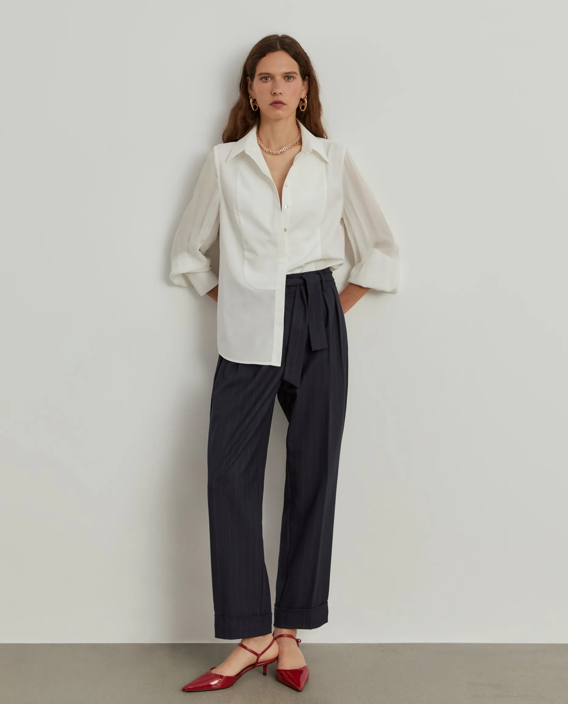 Calças às riscas com cinto removível