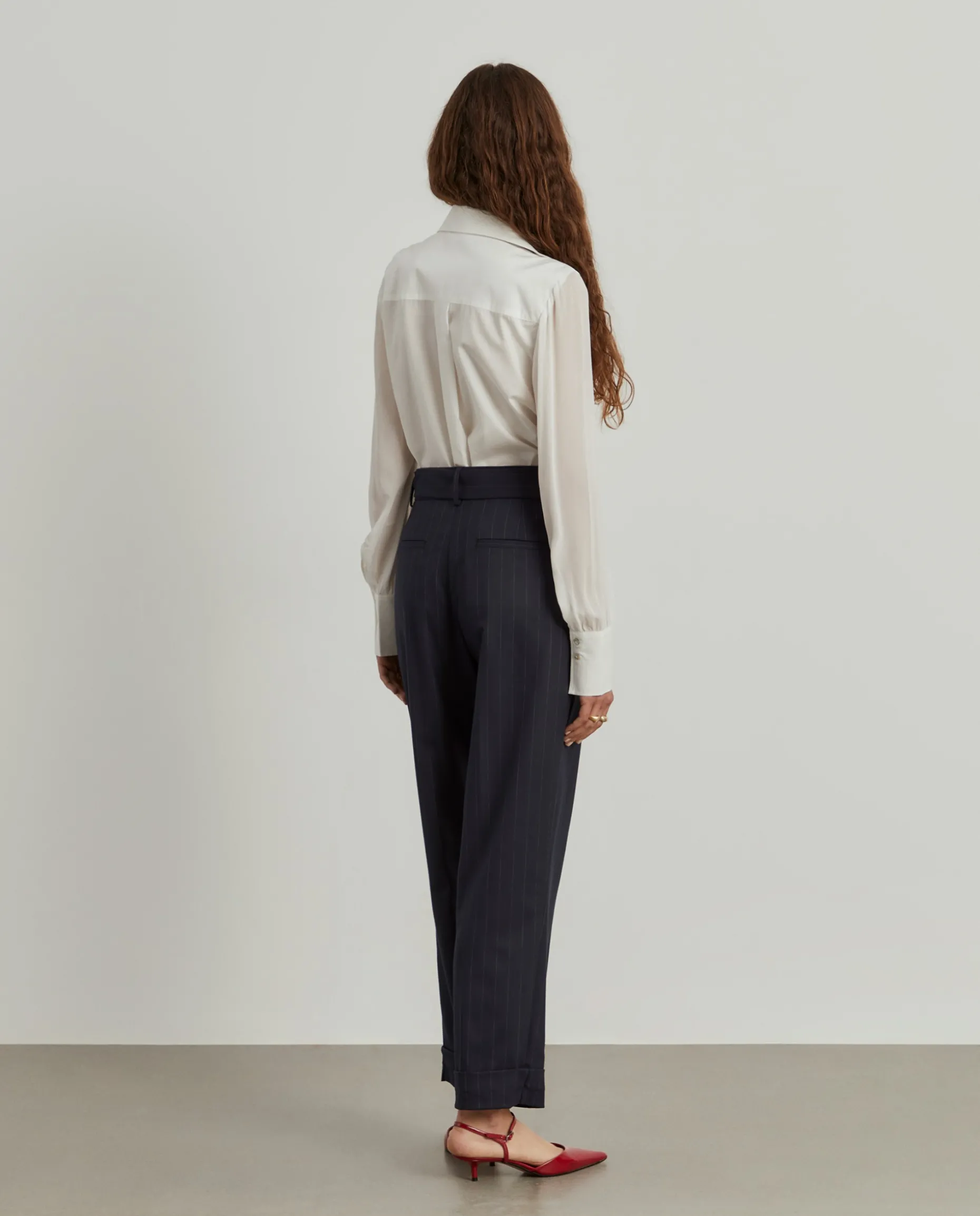 Calças às riscas com cinto removível