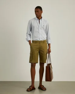 Calções bermuda com bolsos laterais