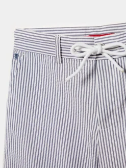 Calções bermuda às riscas com cordão