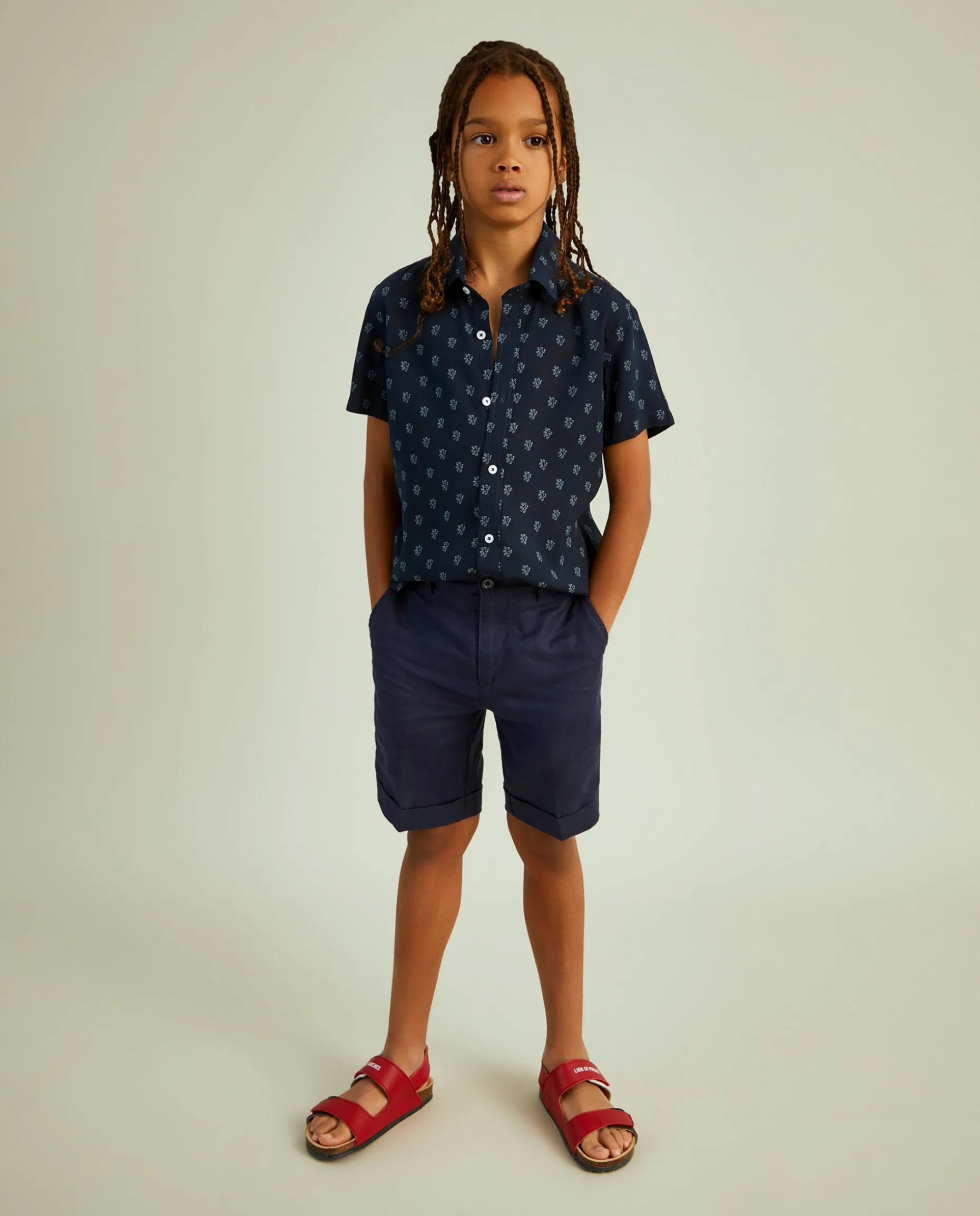 Calções em linho com bolsos