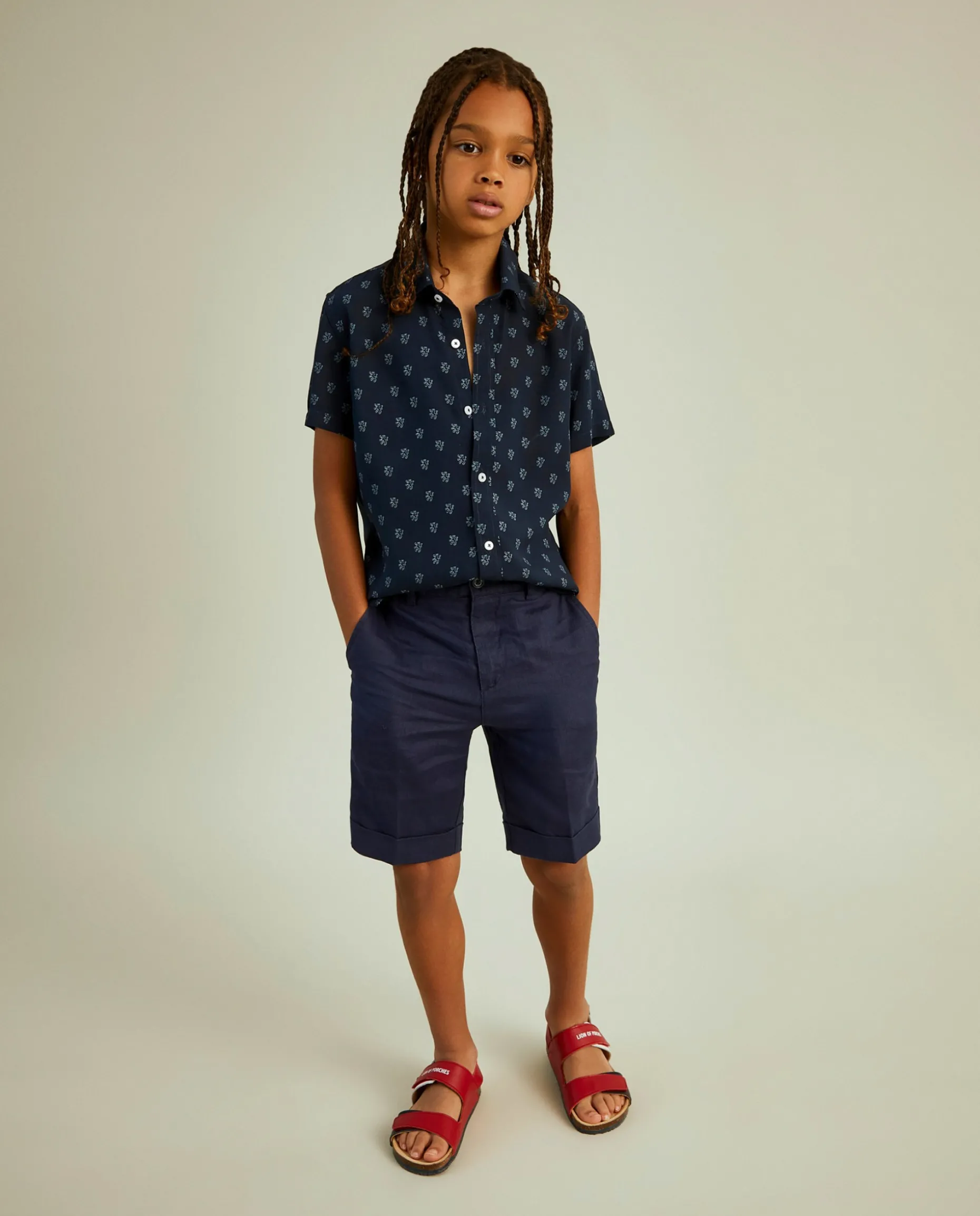 Calções em linho com bolsos