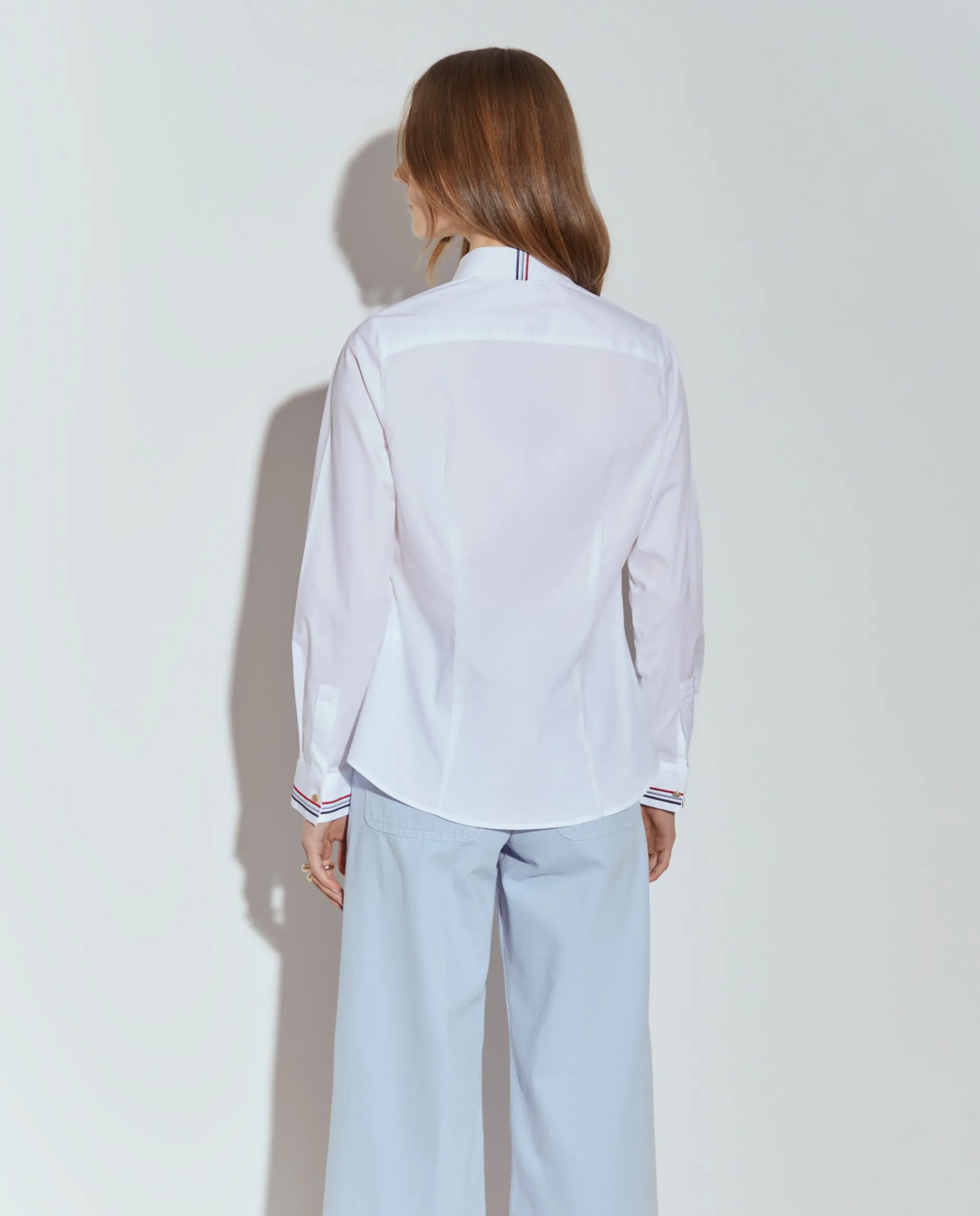 Camisa clássica com riscas