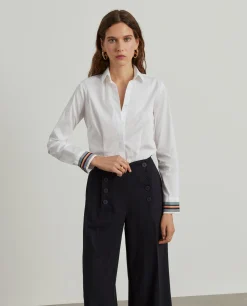 Camisa clássica com riscas nos punhos