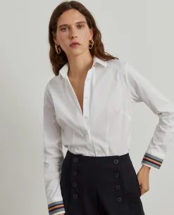 Camisa clássica com riscas nos punhos