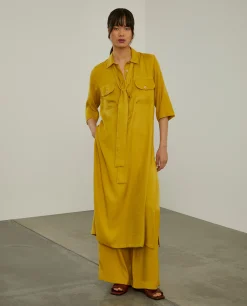 Camisa comprida com laço