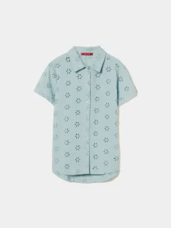 Camisa de manga curta em bordado inglês