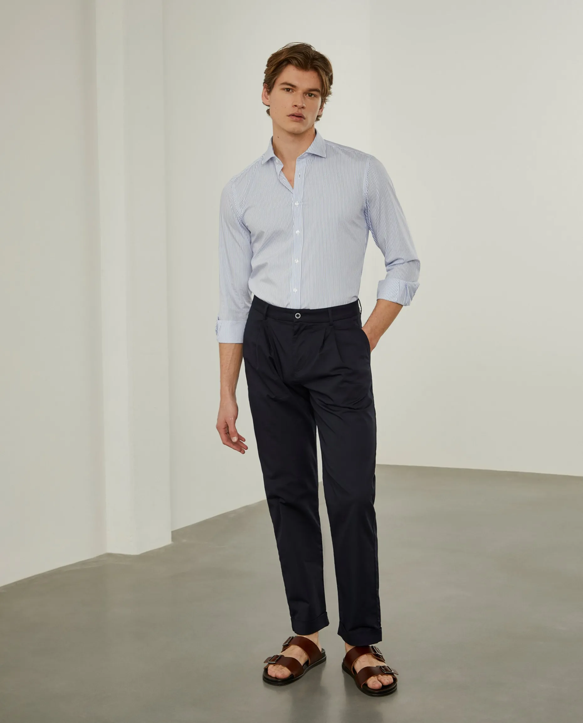 Camisa de riscas slim fit em popelina