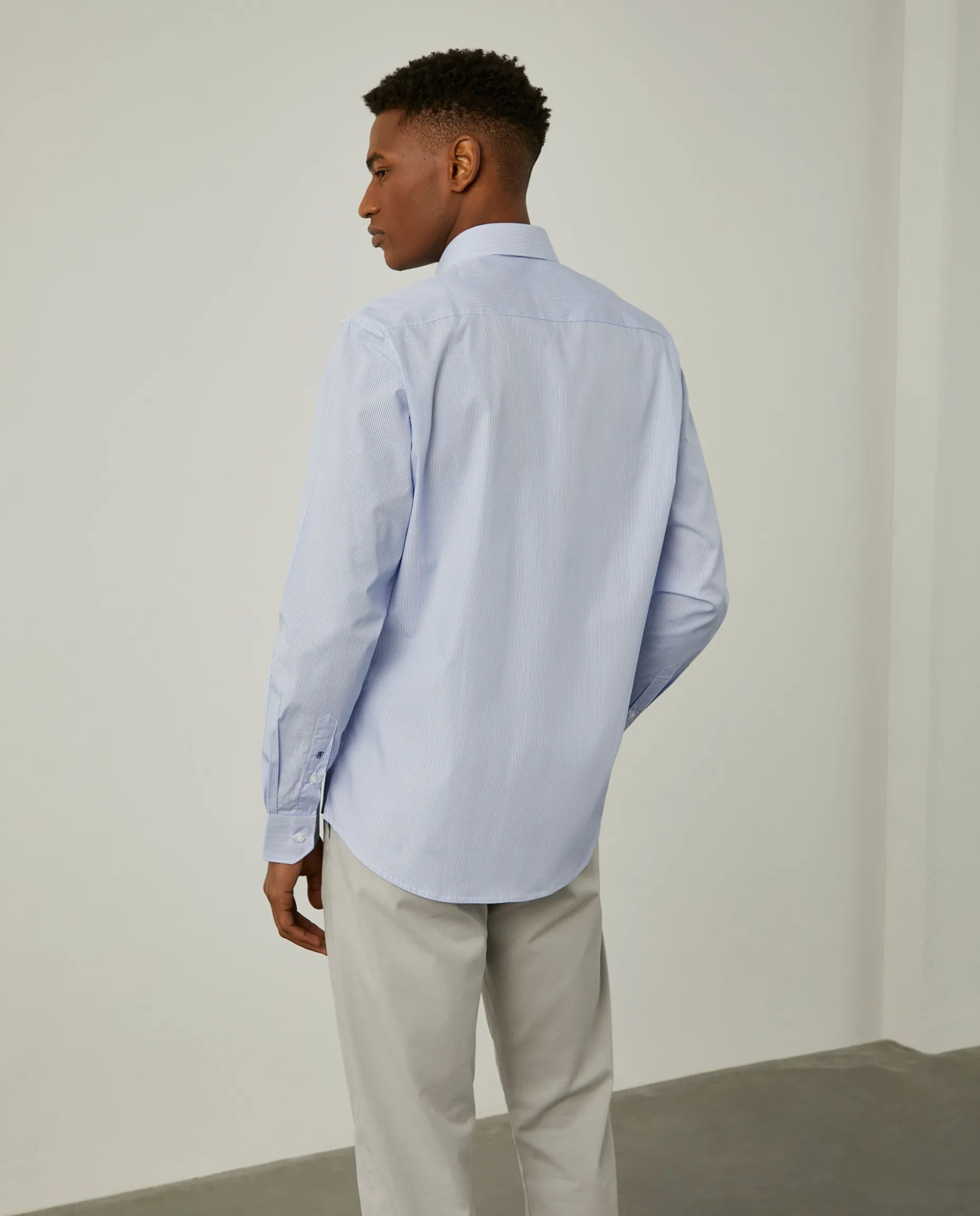 Camisa de riscas slim fit em popelina