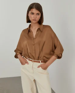 Camisa fluida acetinada