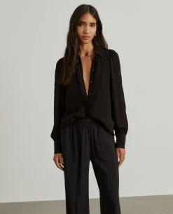 Camisa fluida com transparências