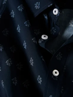 Camisa manga curta com leões