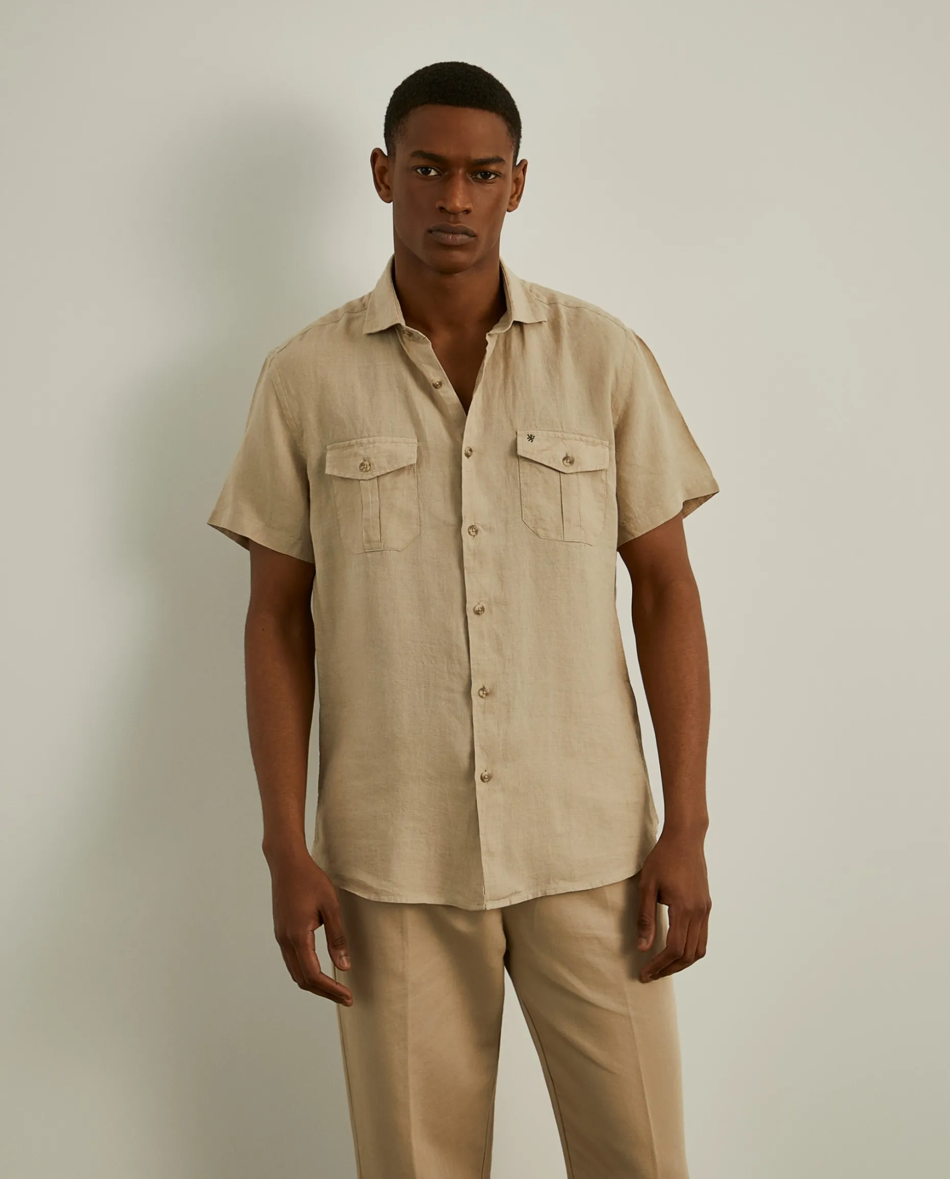 Camisa manga curta slim fit em linho