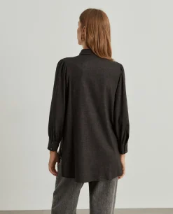 Camisa oversize assimétrica