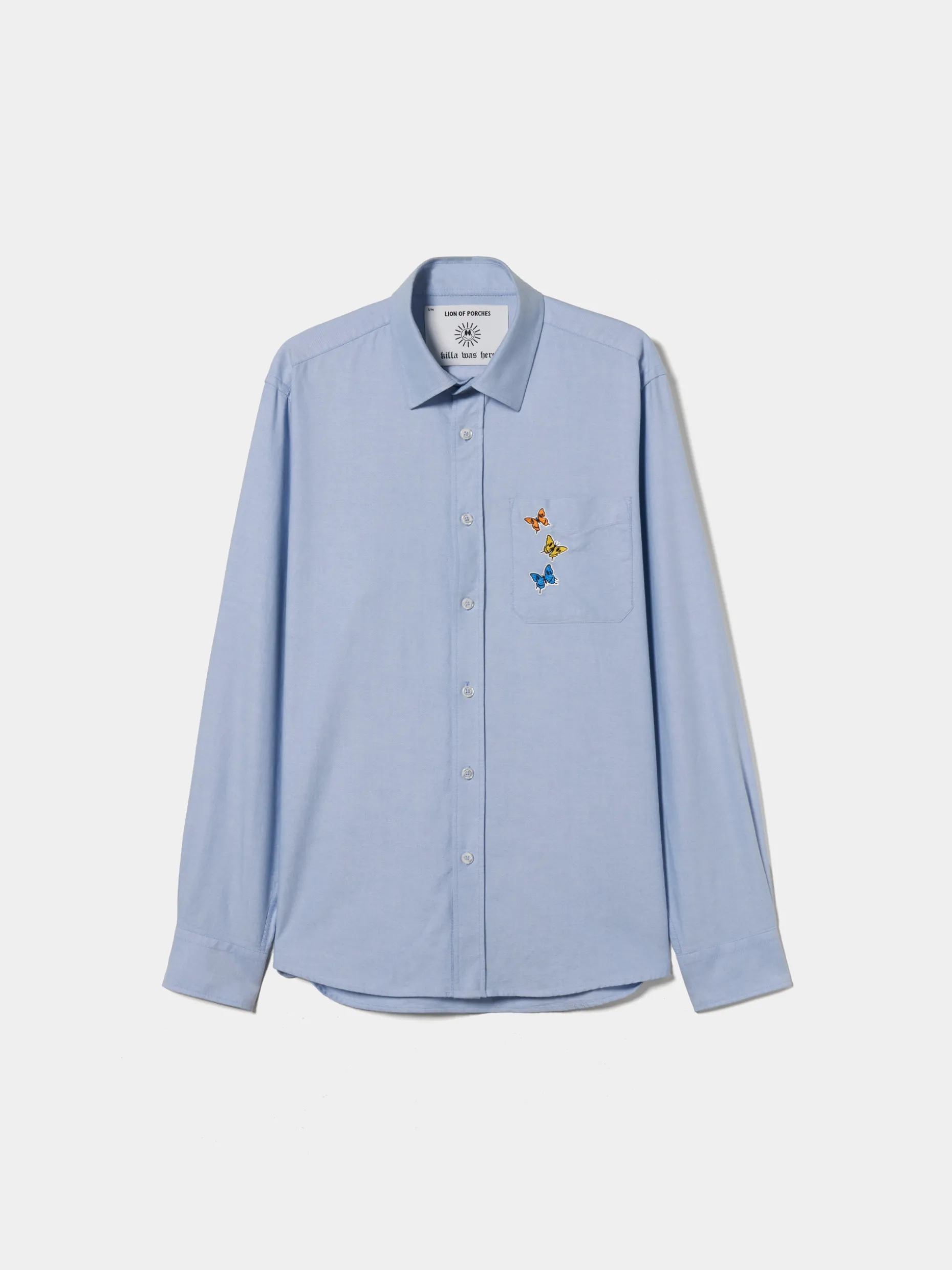 Camisa oxford com borboletas no bolso Lion x Killa