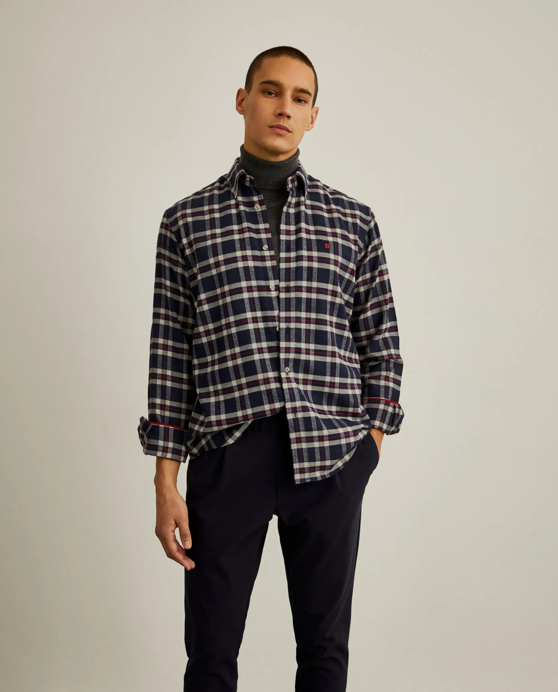 Camisa regular fit com padrão de xadrez