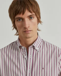 Camisa regular fit com padrão de riscas