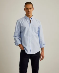 Camisa regular fit de algodão em cor lisa