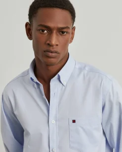 Camisa regular fit de algodão em cor lisa