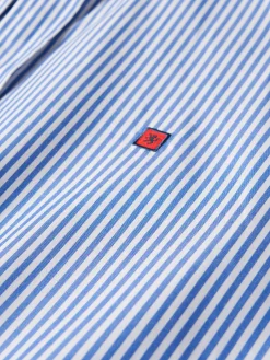 Camisa regular fit às riscas