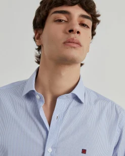 Camisa regular fit às riscas