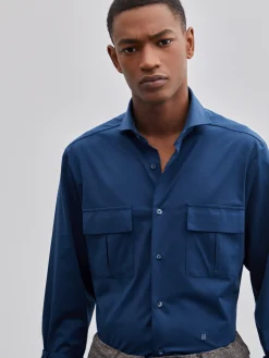 Camisa slim fit com bolsos