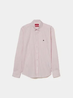 Camisa slim fit com padrão de riscas