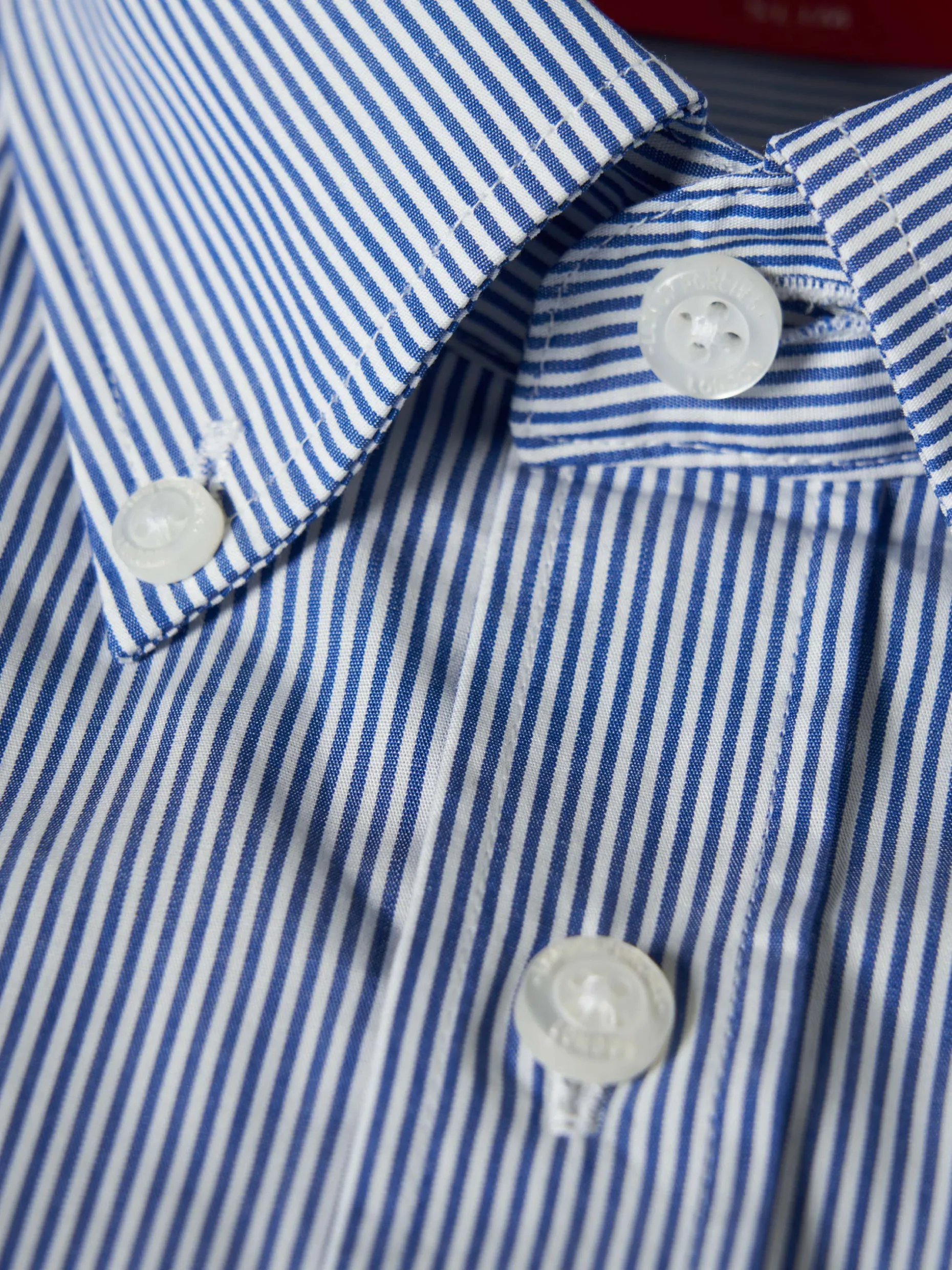 Camisa slim fit de algodão às riscas