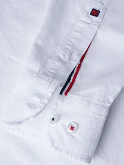 Camisa slim fit de bombazine em cor lisa