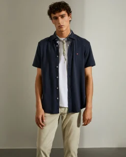 Camisa slim fit de manga curta