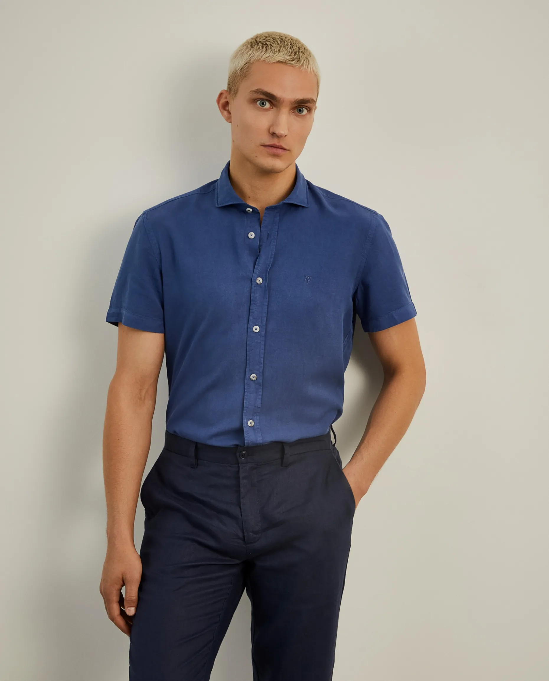 Camisa slim fit de manga curta