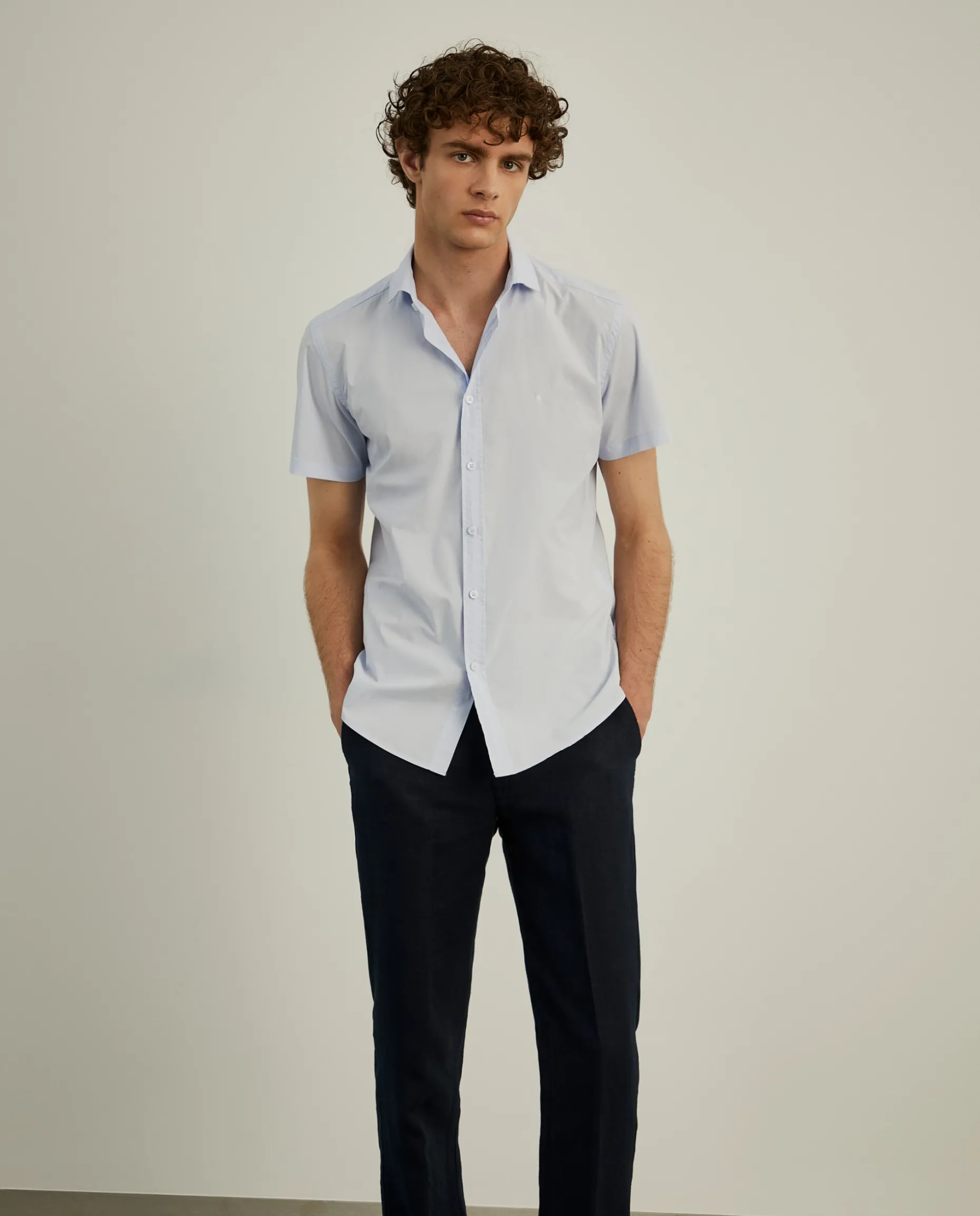 Camisa slim fit de manga curta