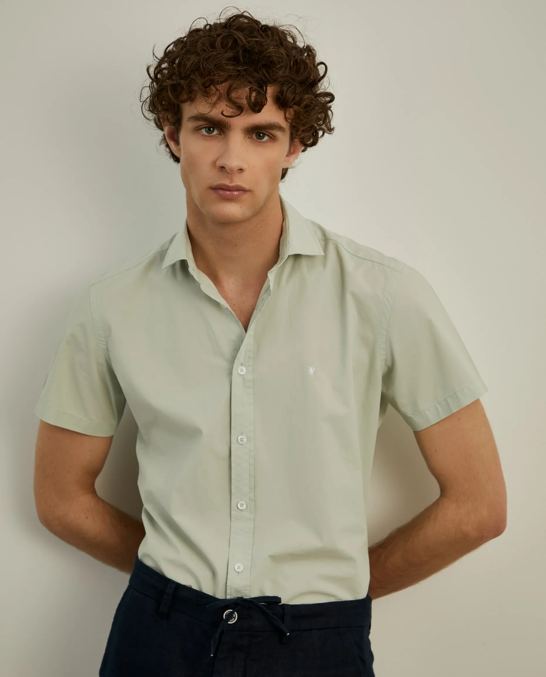 Camisa slim fit de manga curta