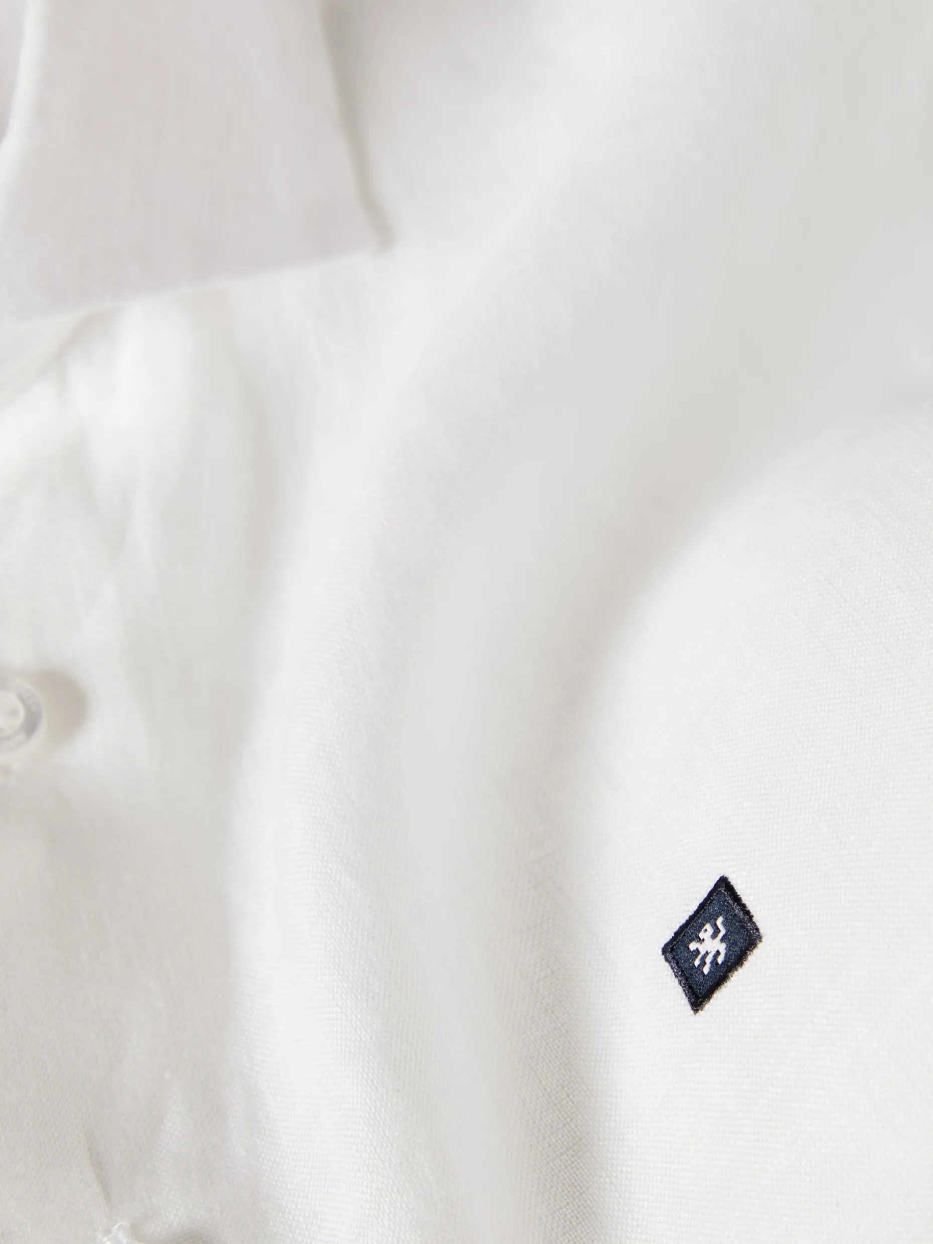 Camisa slim fit em linho garment dye