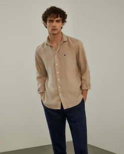 Camisa slim fit em linho garment dye