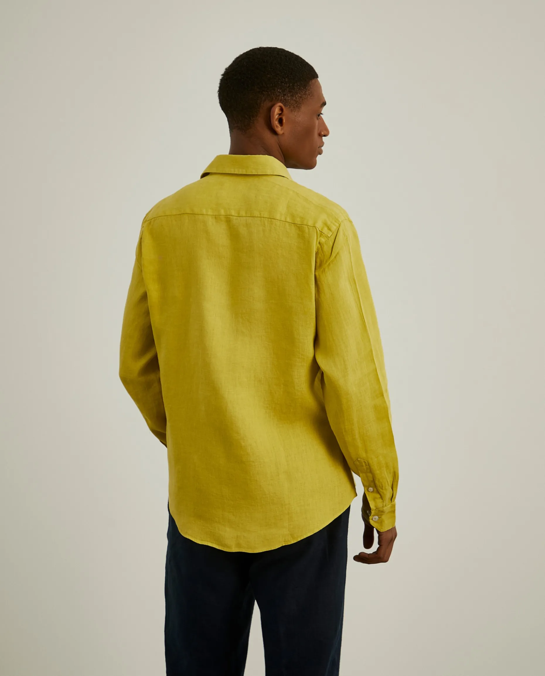 Camisa slim fit em linho garment dye