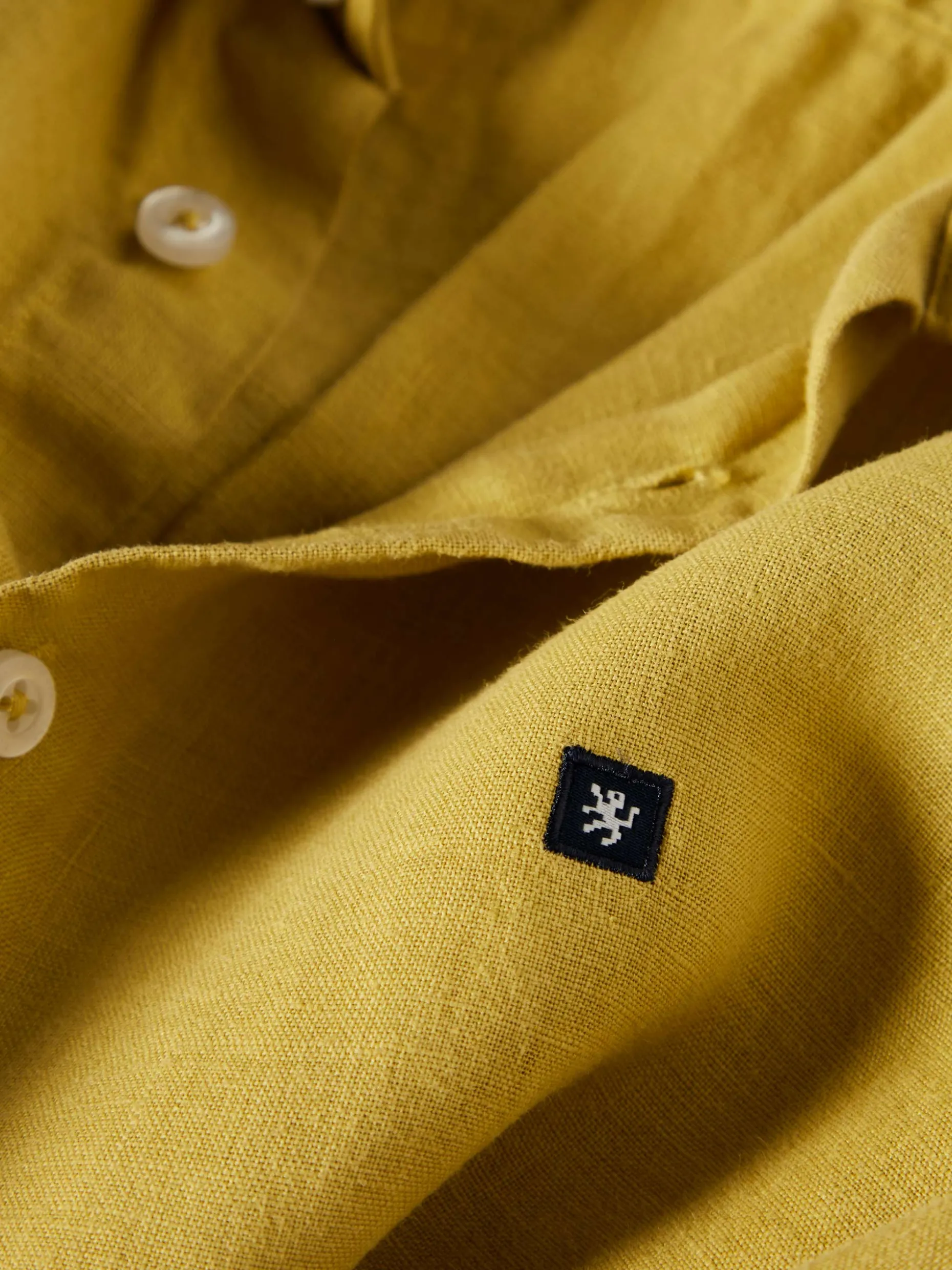 Camisa slim fit em linho garment dye