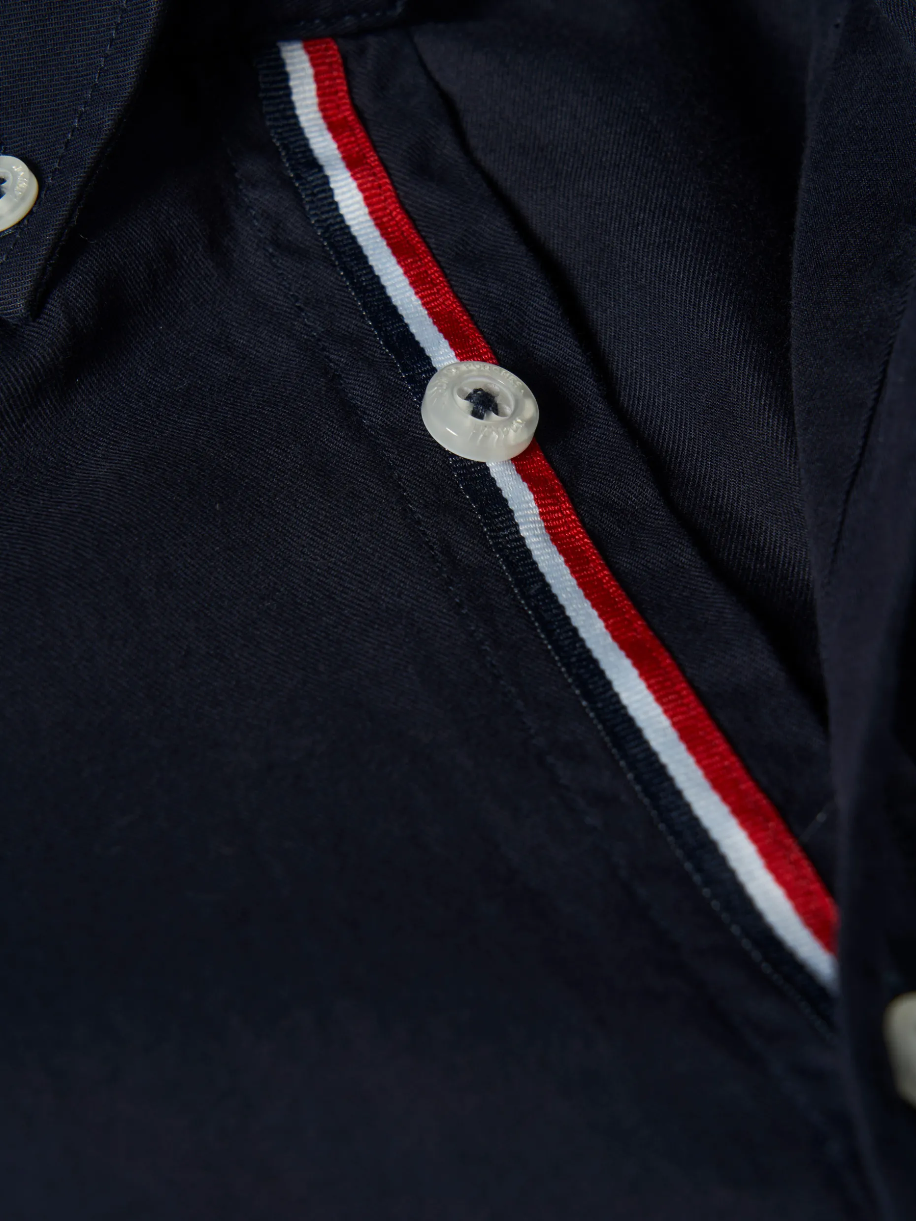 Camisa slim fit em sarja