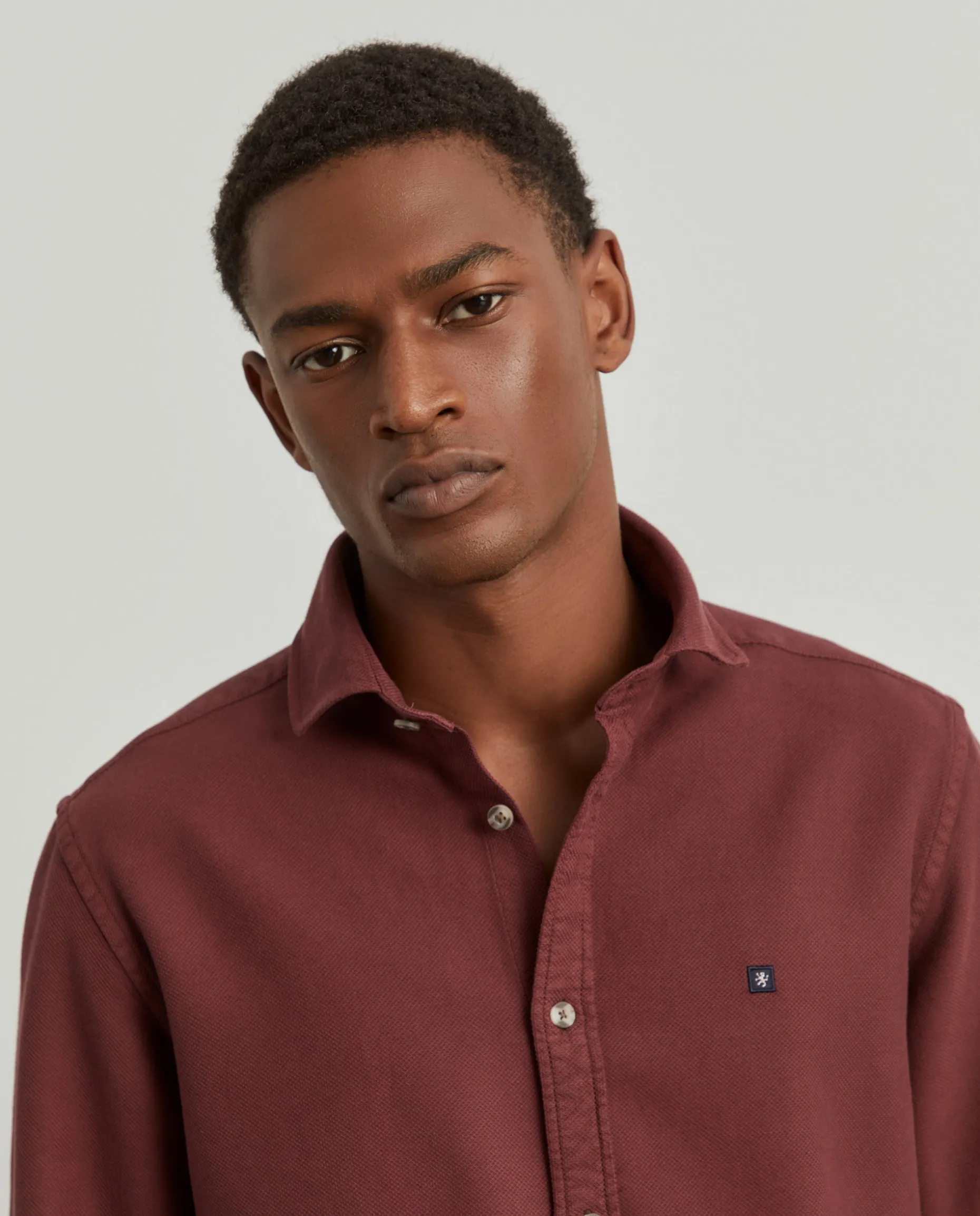 Camisa slim fit garment dye