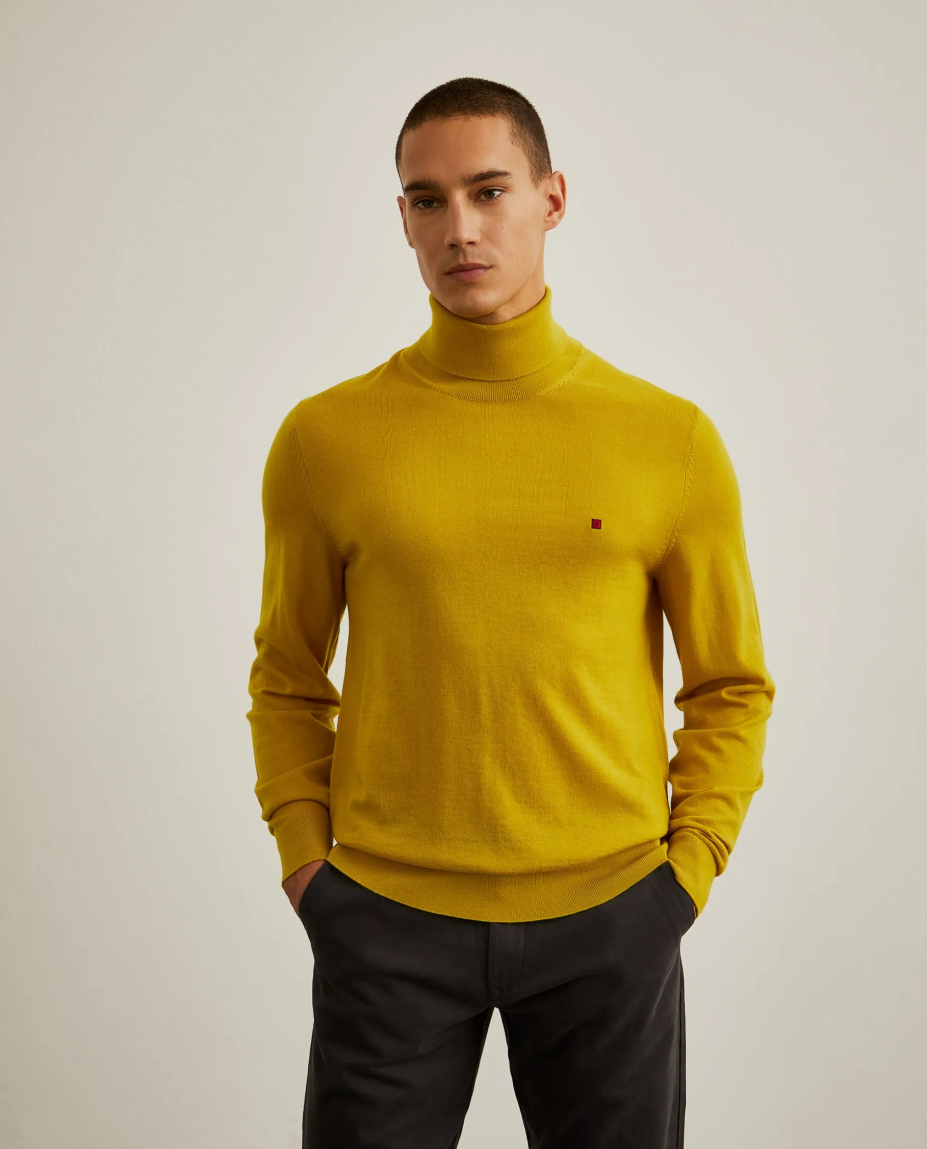 Camisola de gola alta 100% lã