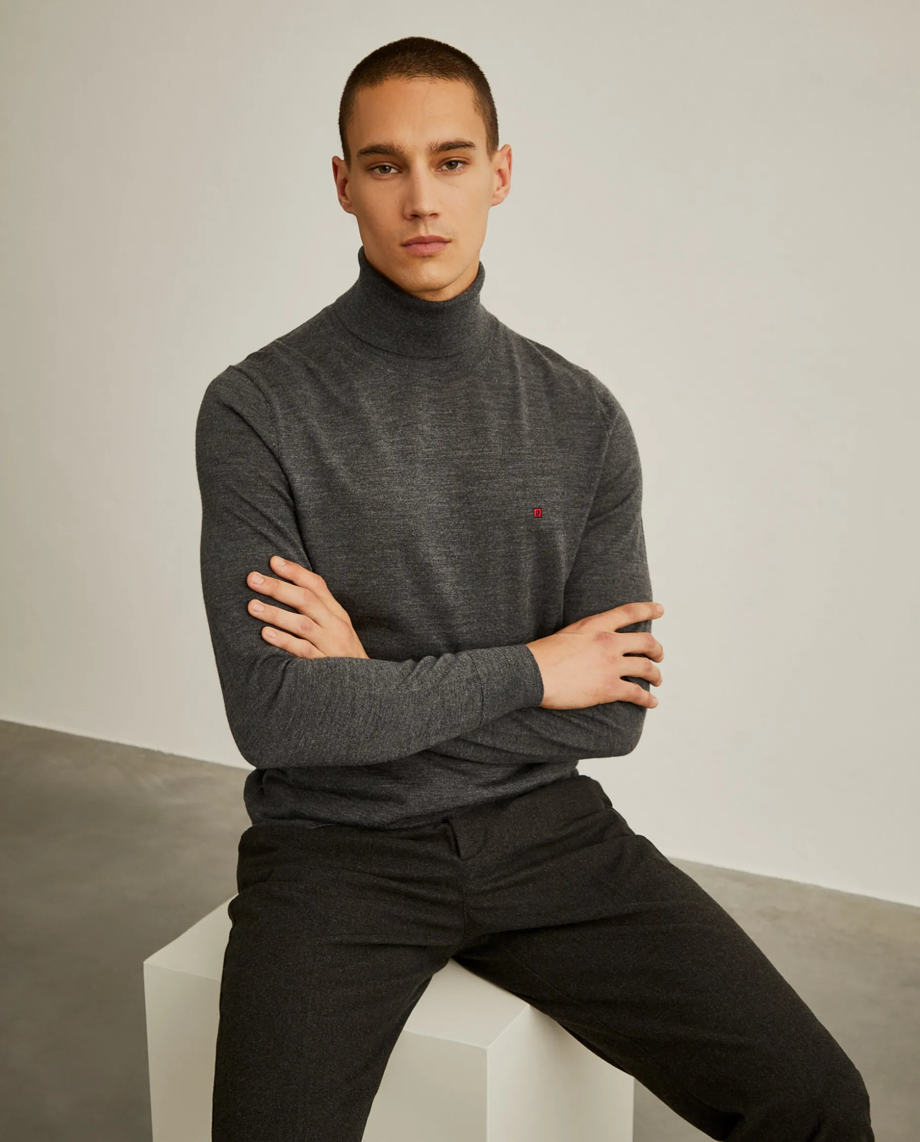 Camisola de gola alta 100% lã