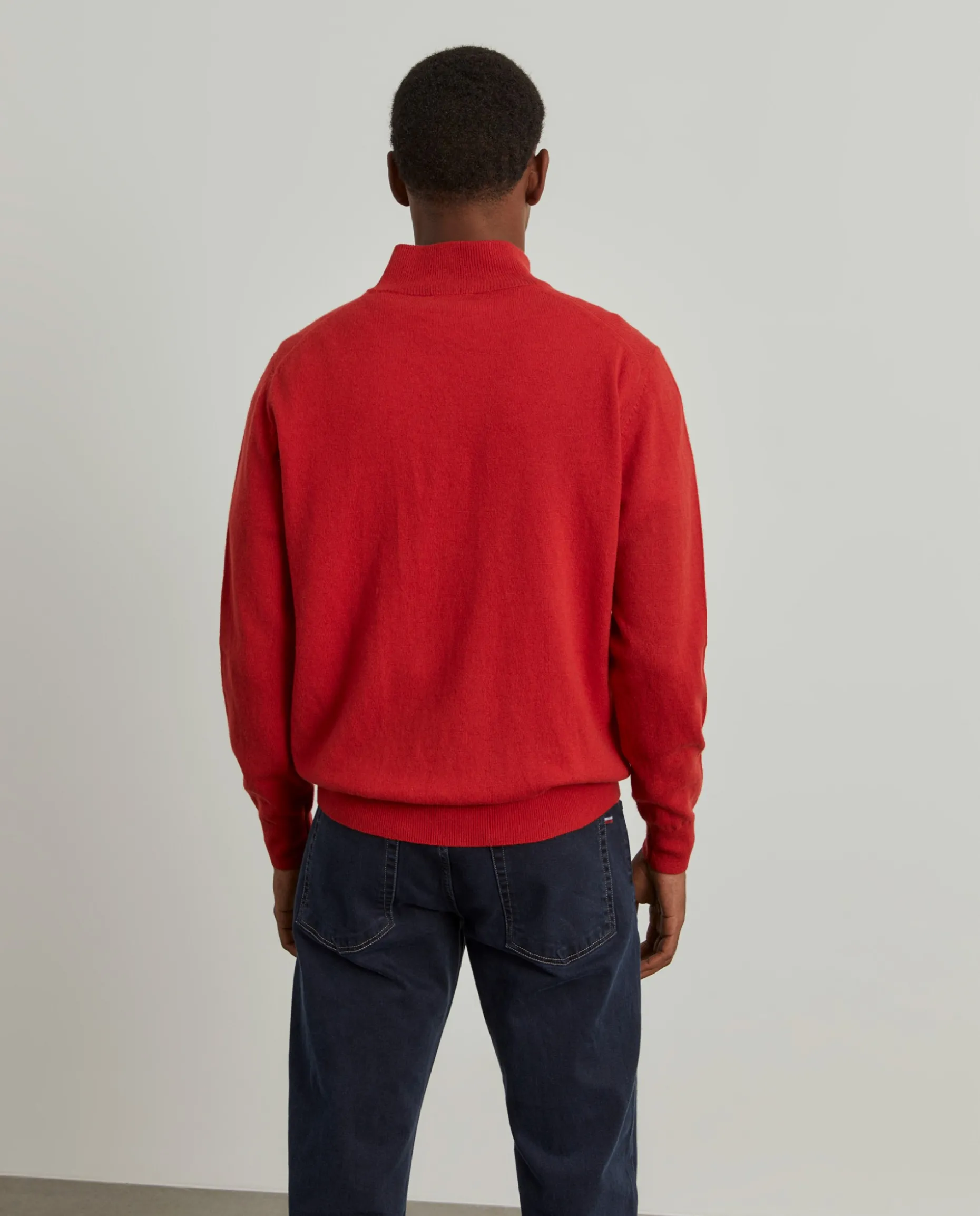 Camisola de lã com fecho