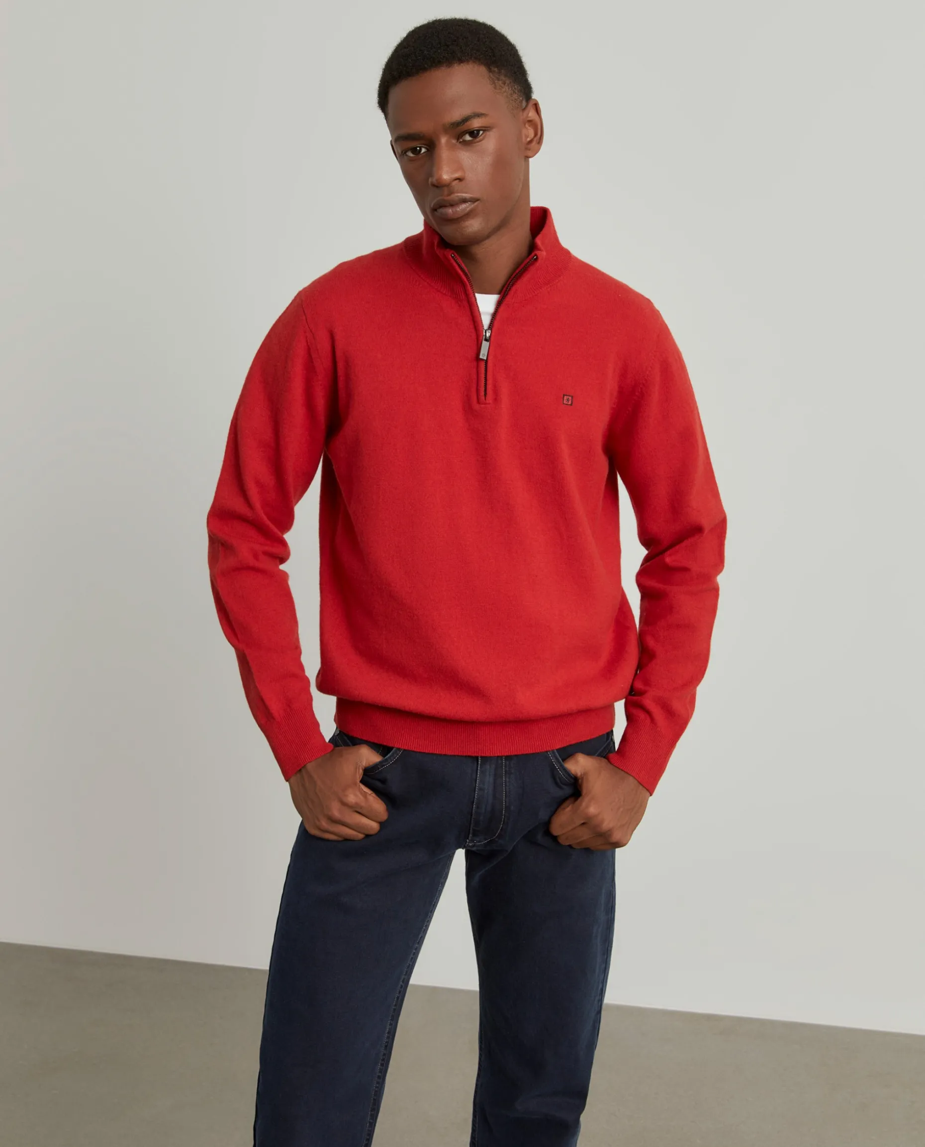 Camisola de lã com fecho