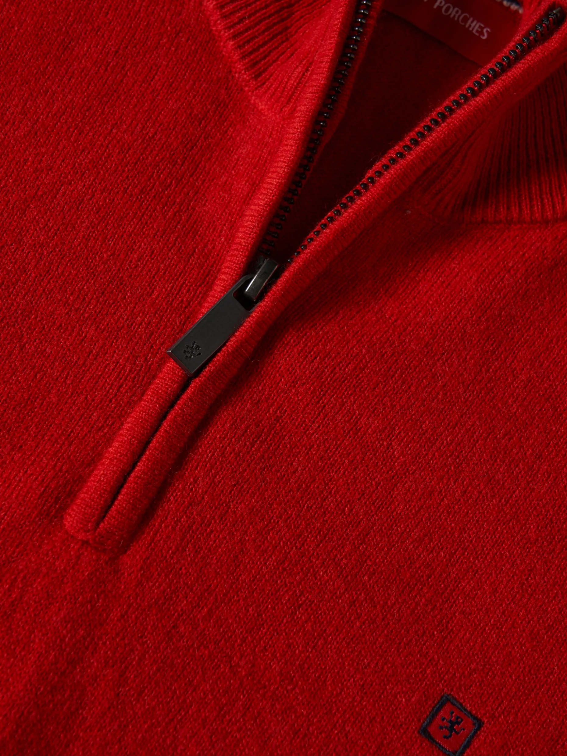 Camisola de lã com fecho