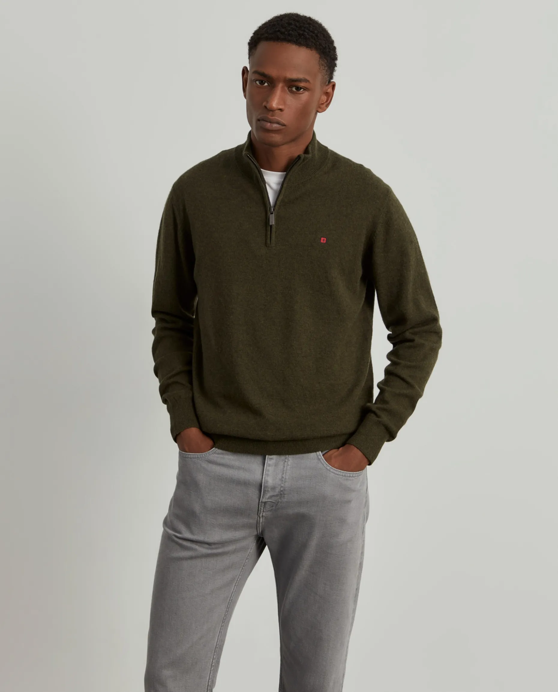 Camisola de lã com fecho