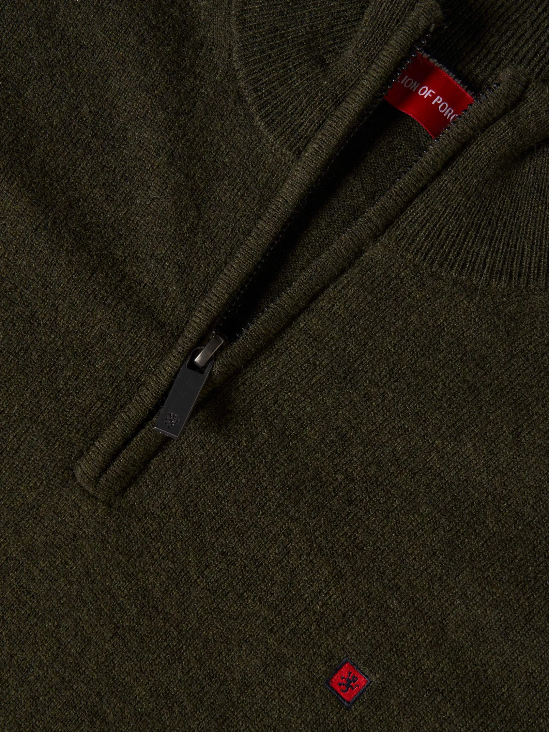 Camisola de lã com fecho