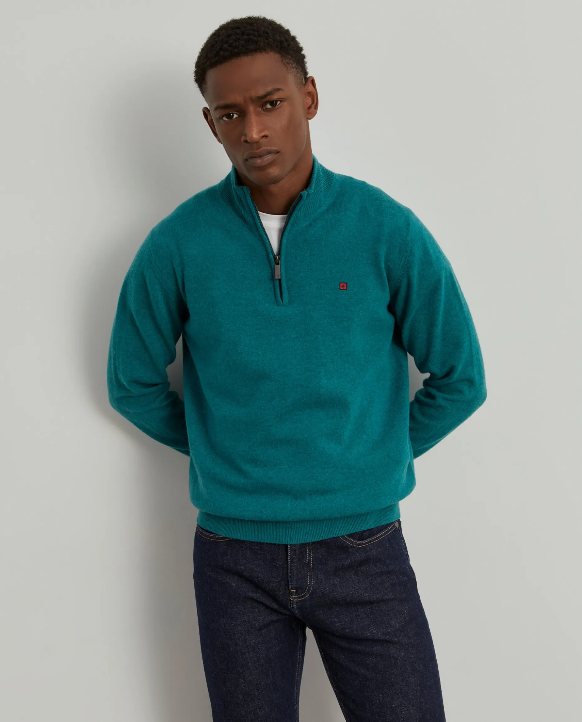 Camisola de lã com fecho