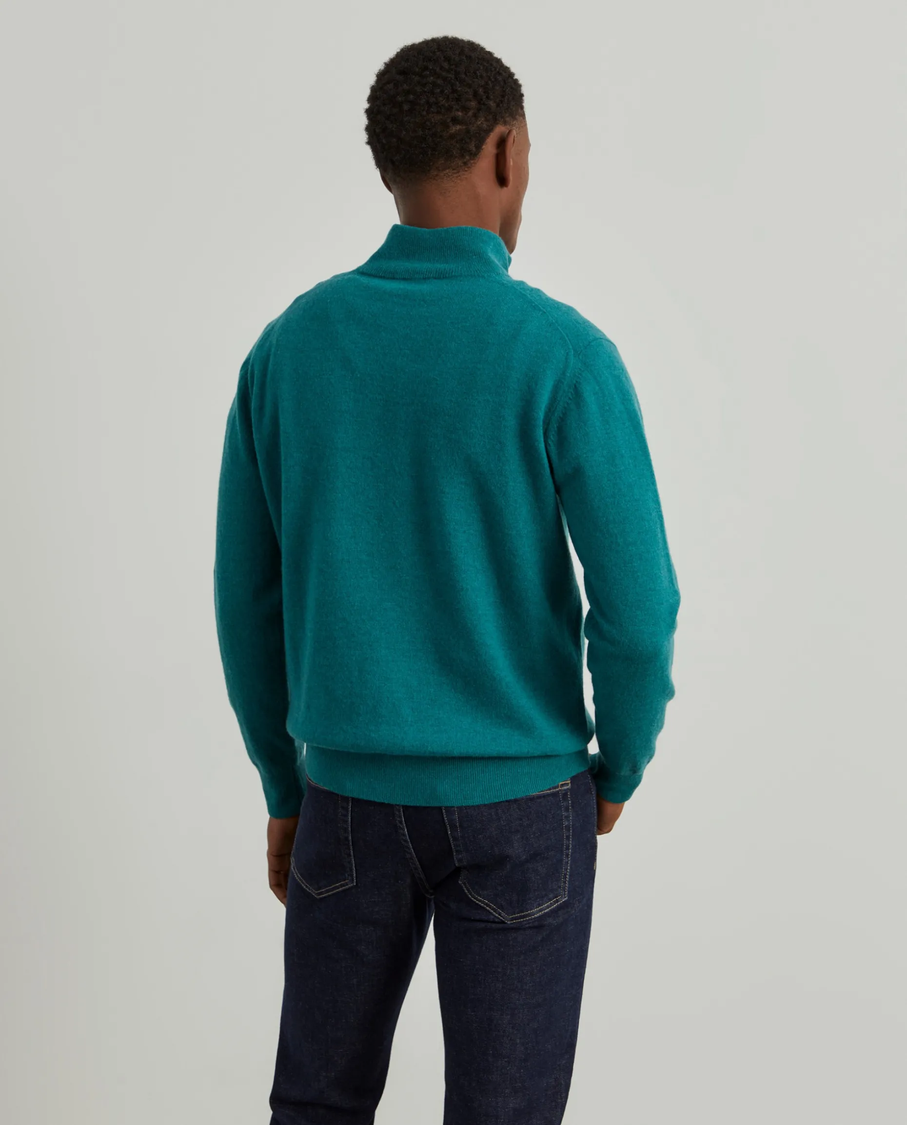 Camisola de lã com fecho