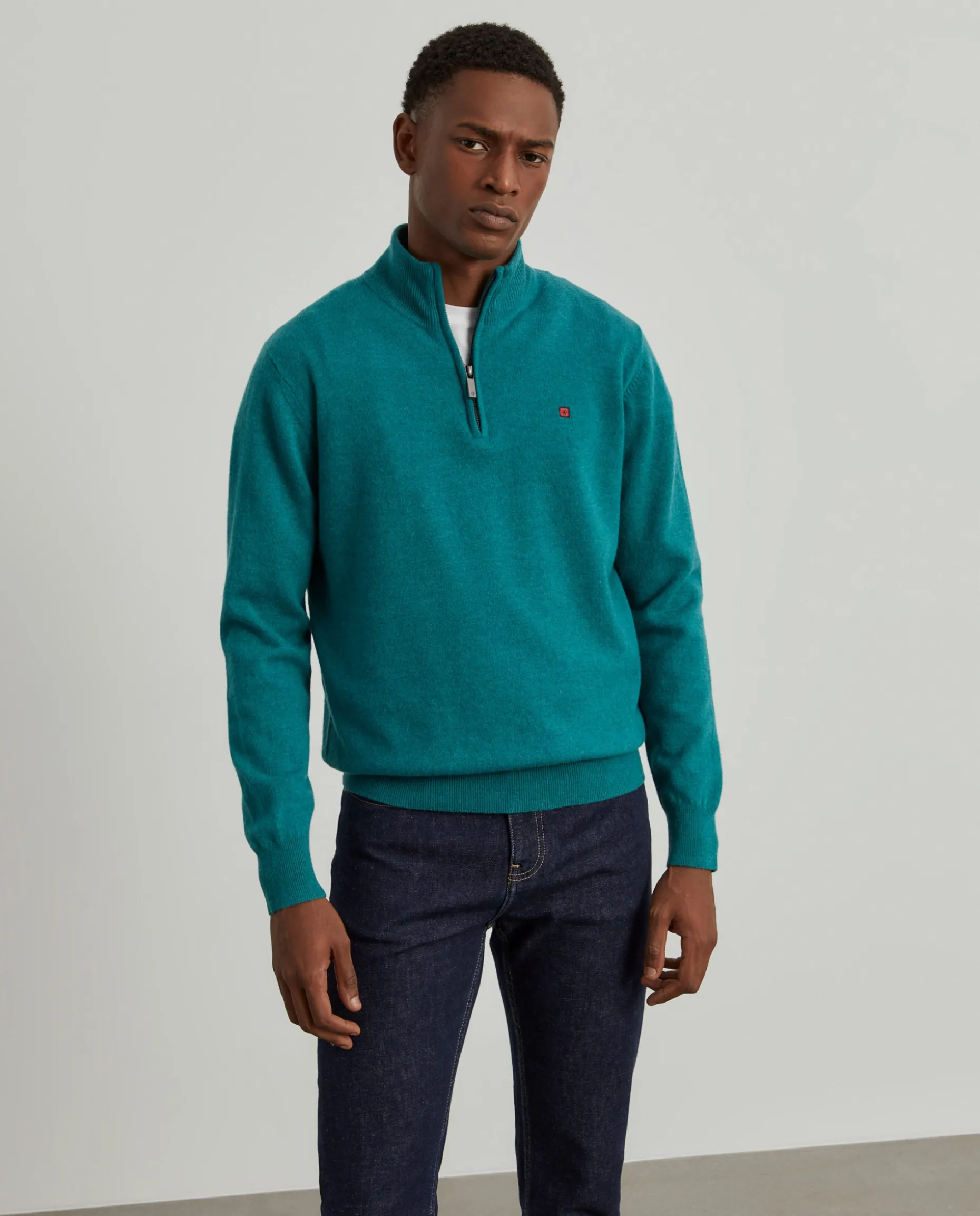 Camisola de lã com fecho